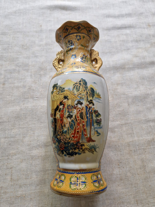 Vintage Satsuma-Style Decorative Vase - Japanese-Inspired Design